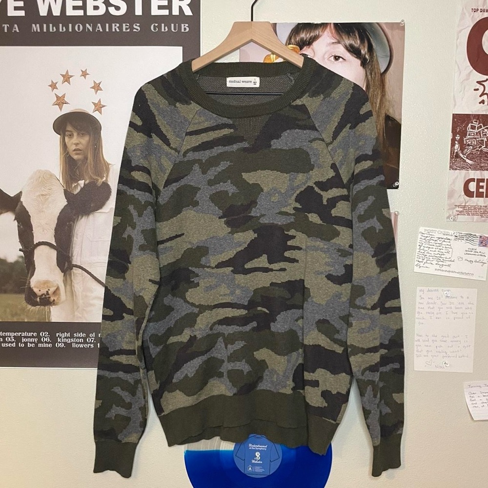 Lightweight Green Camouflage Sweater